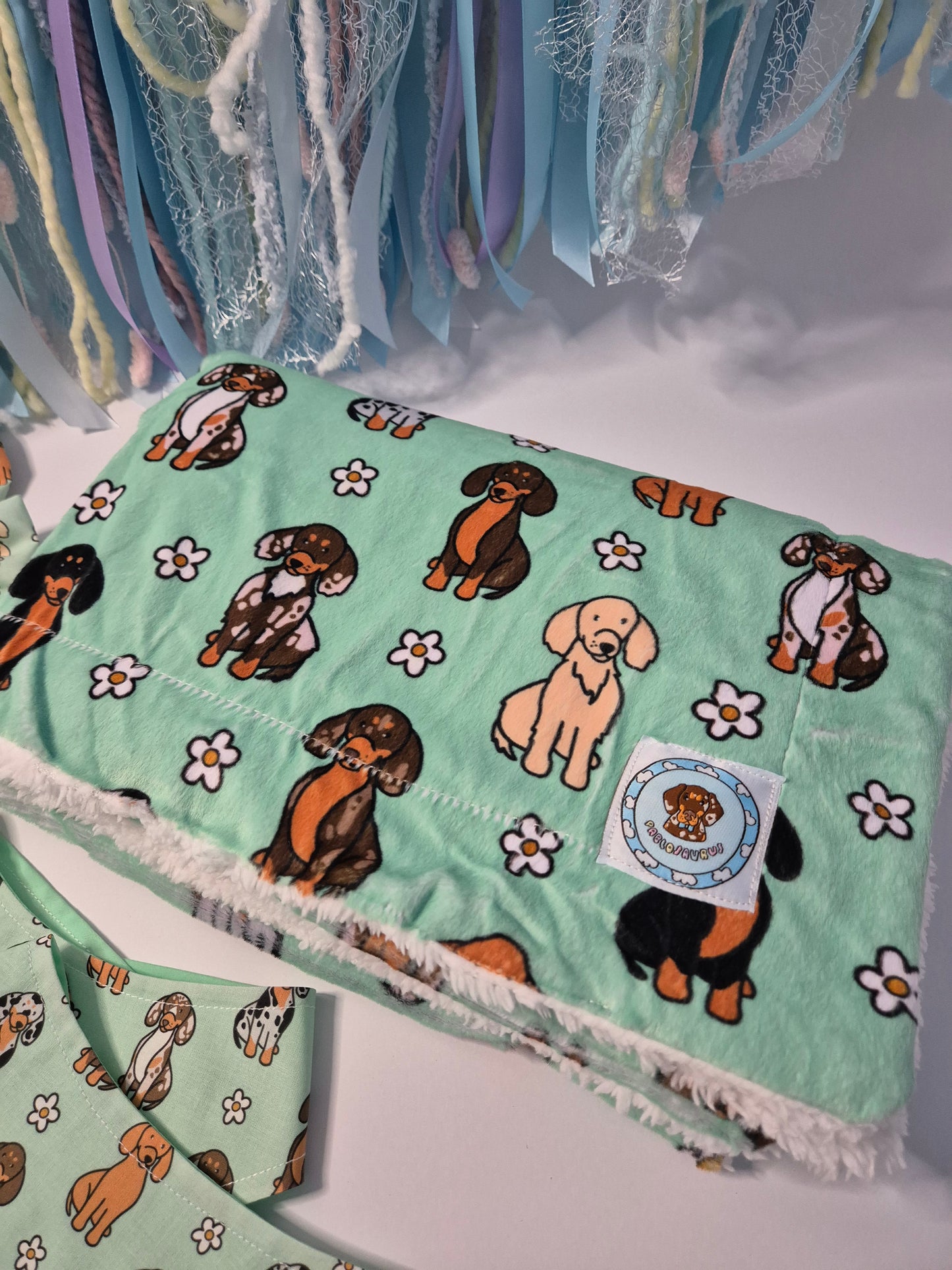 Dachshunds & daisies blanket